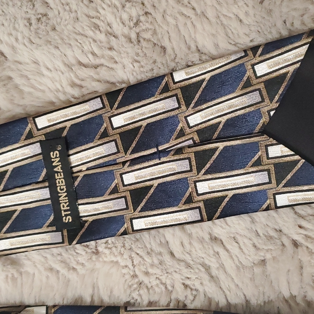 Tie - Picture 2 of 3